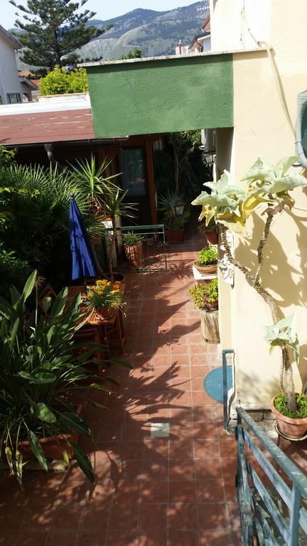 Apartment In A Villa A Монделло Экстерьер фото